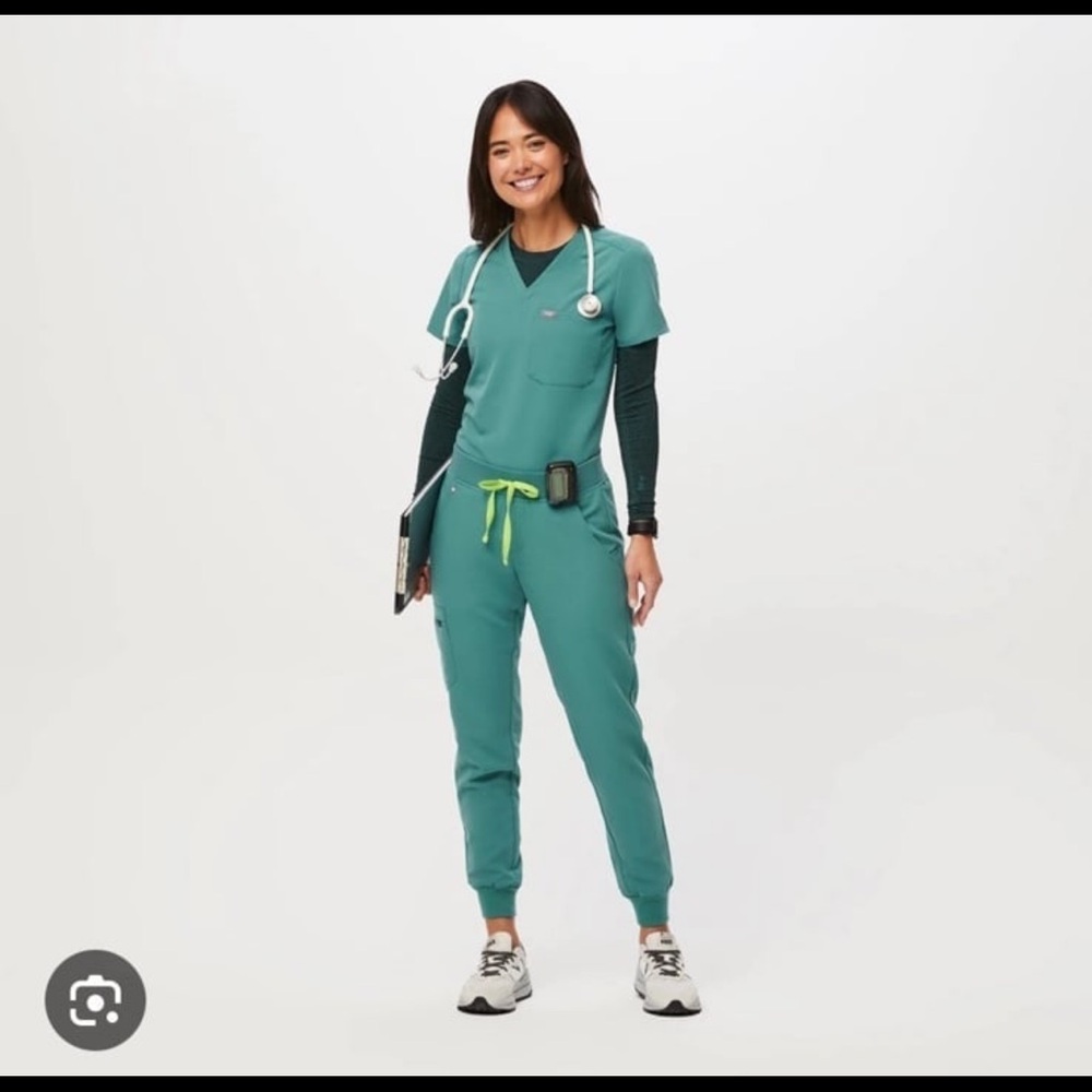 ❌SOLD Figs cactus medium scrub set